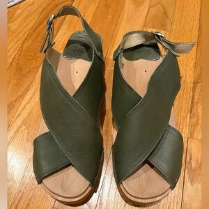 Troentorp Stylish Swedish olive green leather Clogs